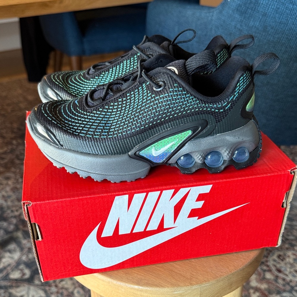 Nike Kids' Black and Neon Green Sneakers